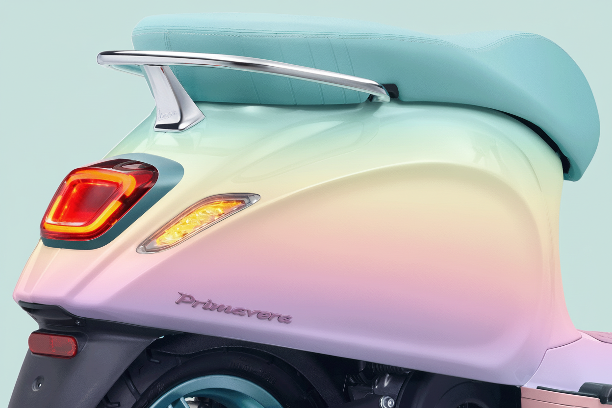 Góc sau - Xe Vespa 7 màu pastel